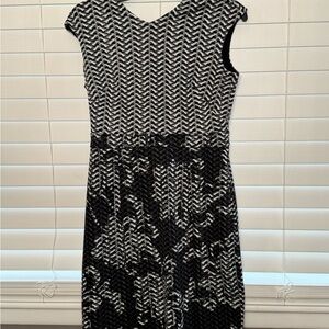 Maggy London Black and White Sheath Midi Dress